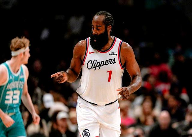 国际比赛日夏洛特黄蜂调整名单以备CBA季后赛，绝杀压哨环节打磨，质疑声仍在，心理建设被强调的简单介绍